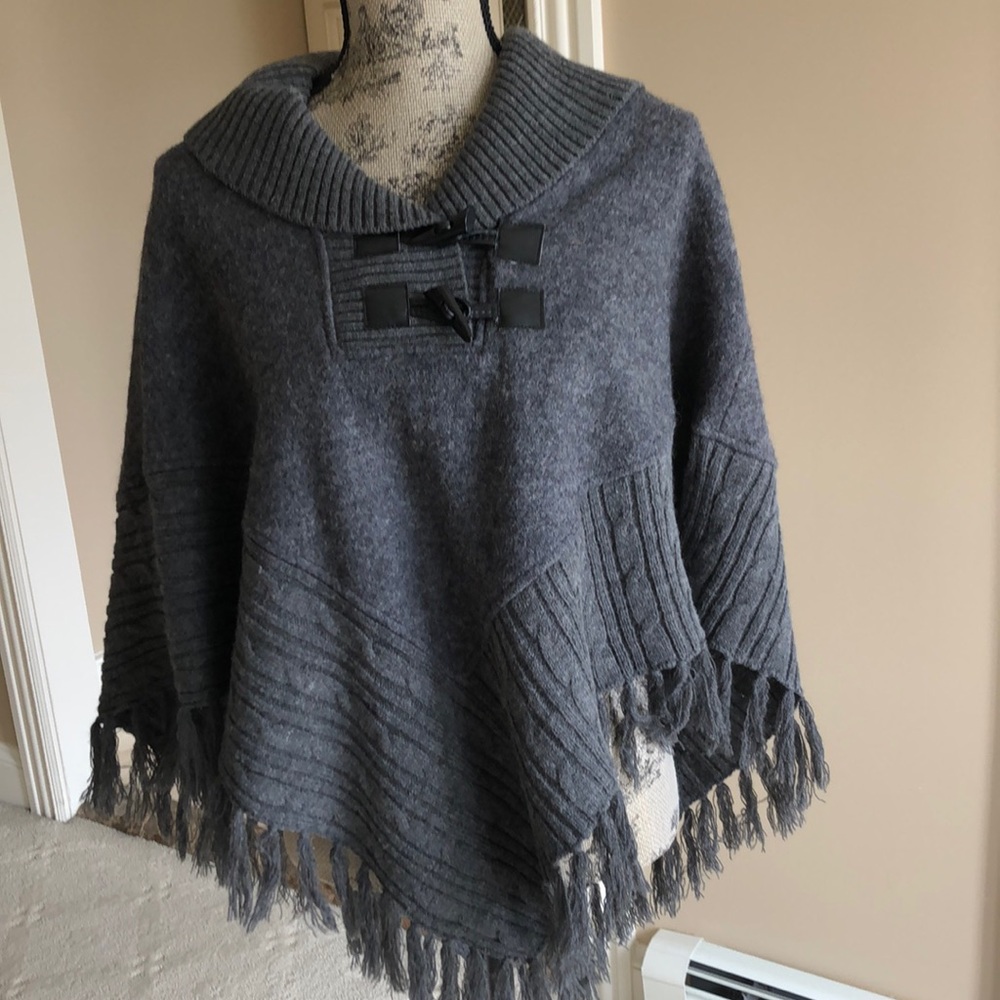 Marianna Luna wool poncho